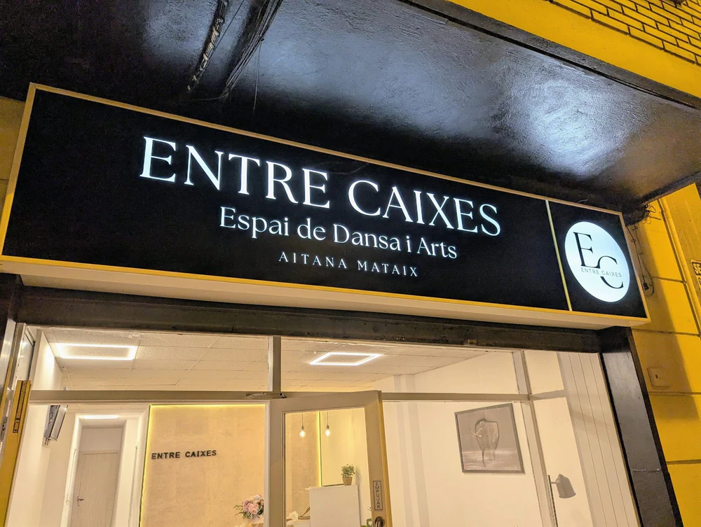 ENTRE CAIXES - Espacio de Danza y Artes