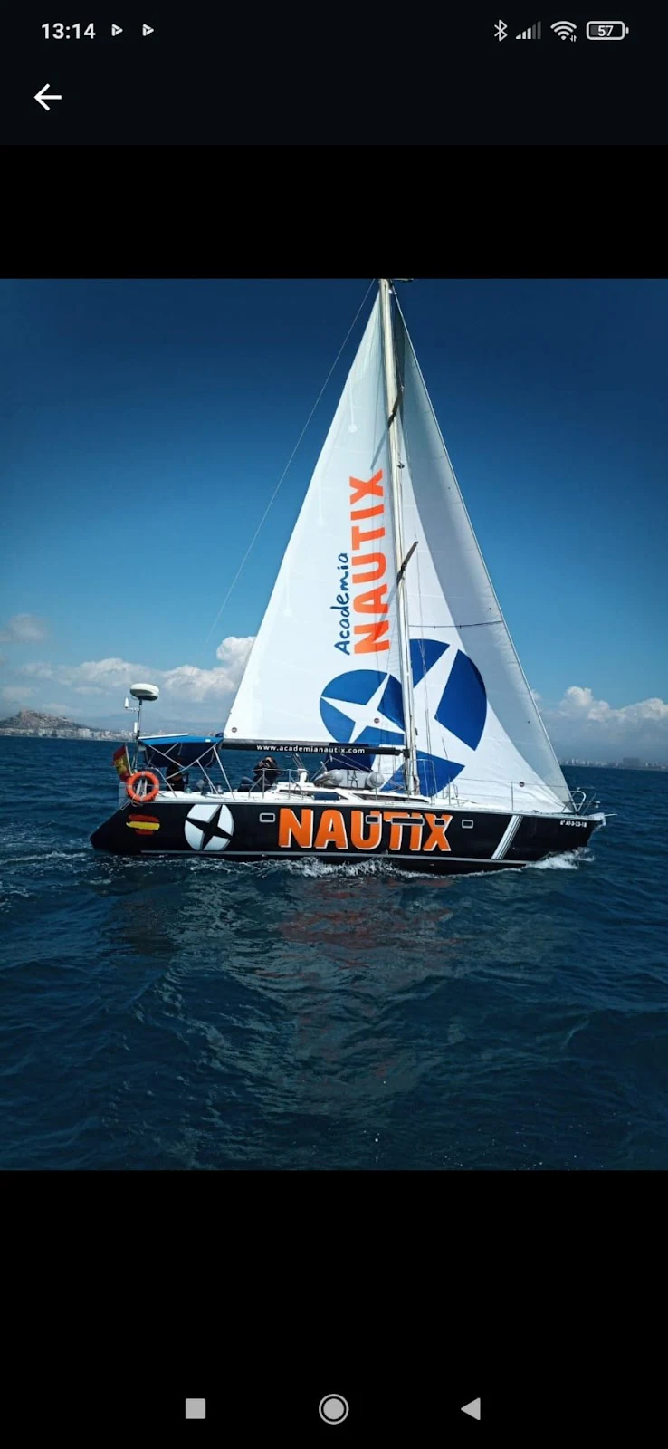 Portada de Academia Nautix - Cursos Naúticos y Alquiler de Embarcaciones