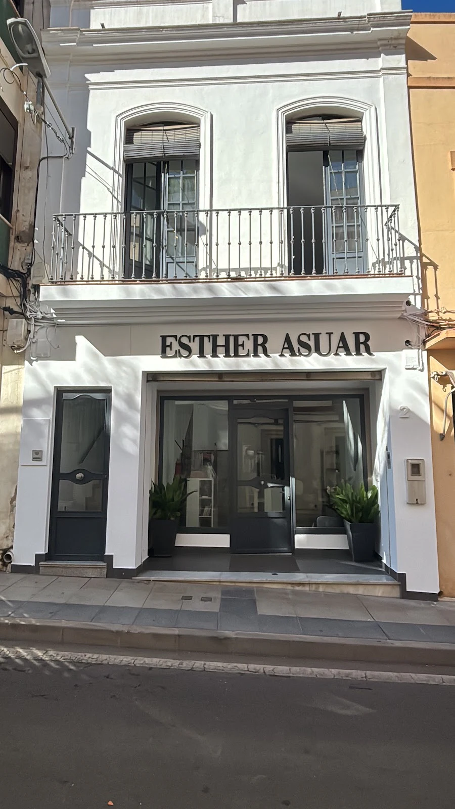 Esther Asuar