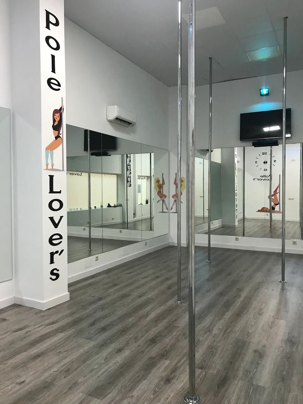 Foto de MovArt Pole Dance Studio