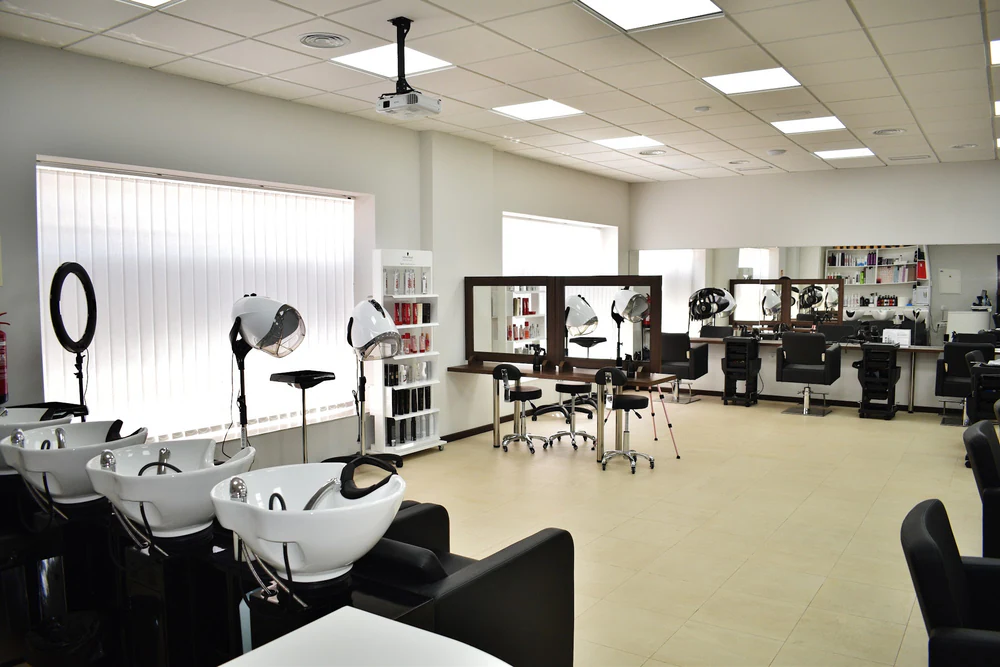 Atipe - Academia de Peluquería, Maquillaje, Estética y Patronaje