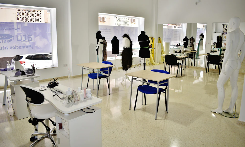 Foto de Atipe - Academia de Peluquería, Maquillaje, Estética y Patronaje