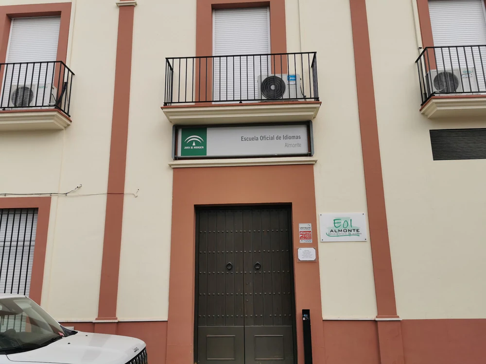 Portada de EOI Almonte