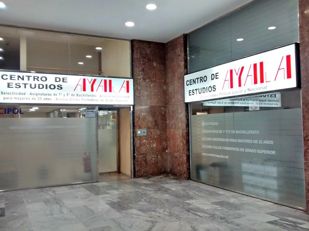 Foto de Academia Ayala acceso Universidad