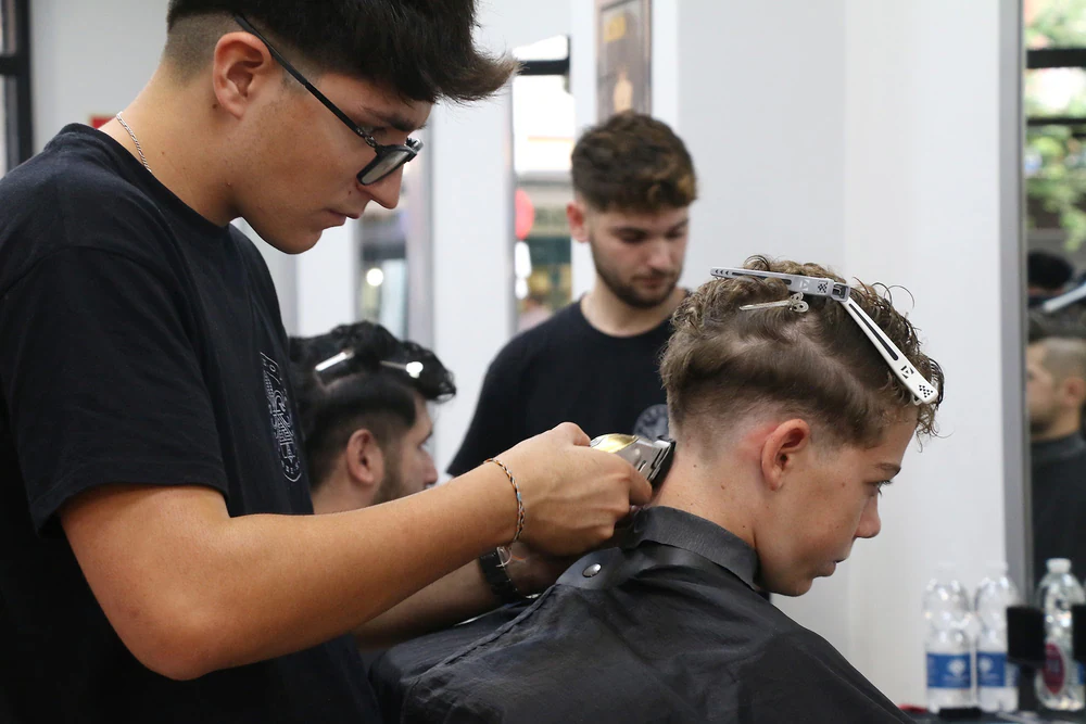 Foto de C&C ACADÈMIA CASANOVA BARCELONA (MERIDIANA). Academia de Peluquería, Barbería y Estética.