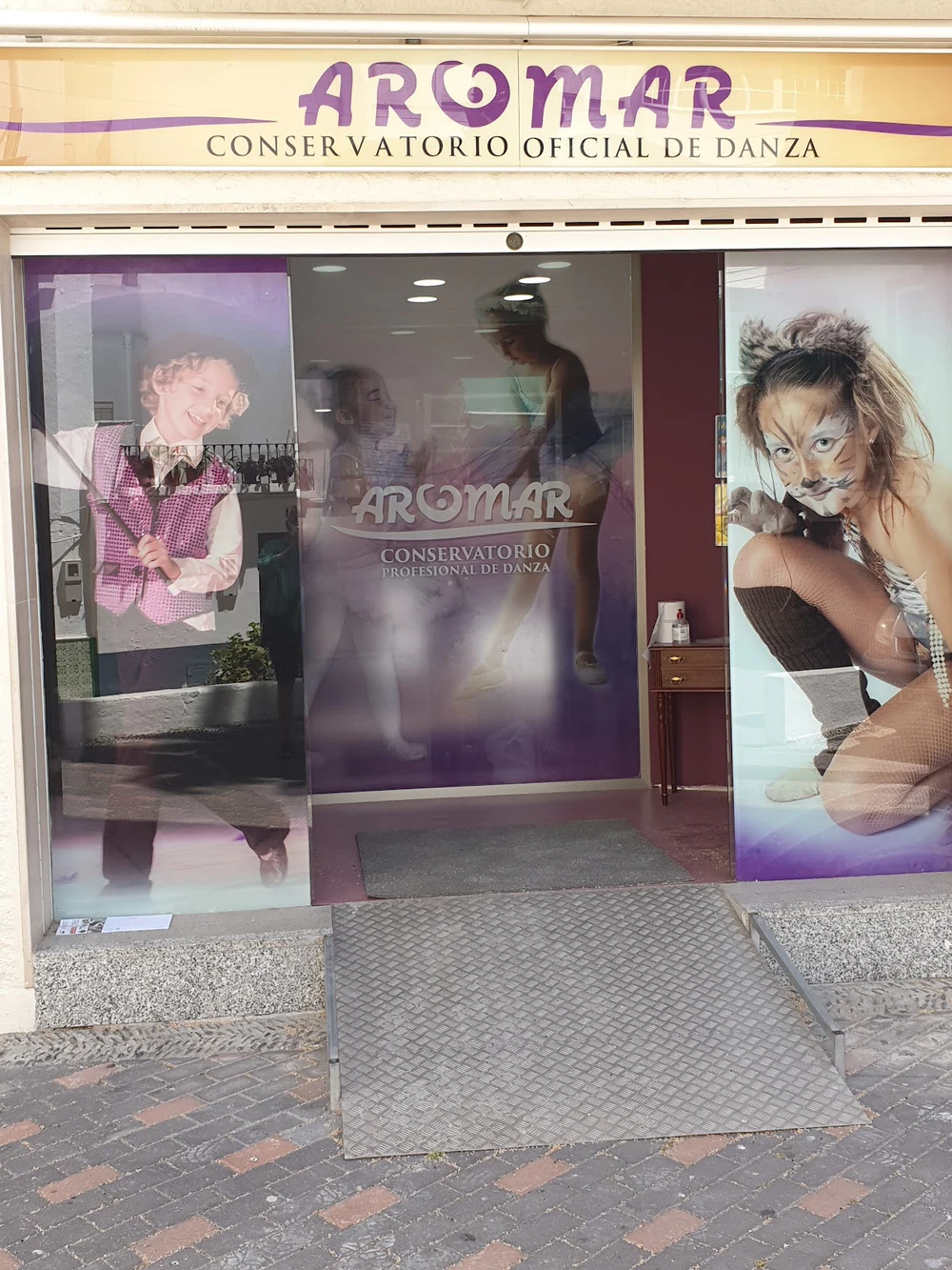 AROMAR CONSERVATORIO PRIVADO PROFESIONAL DE DANZA