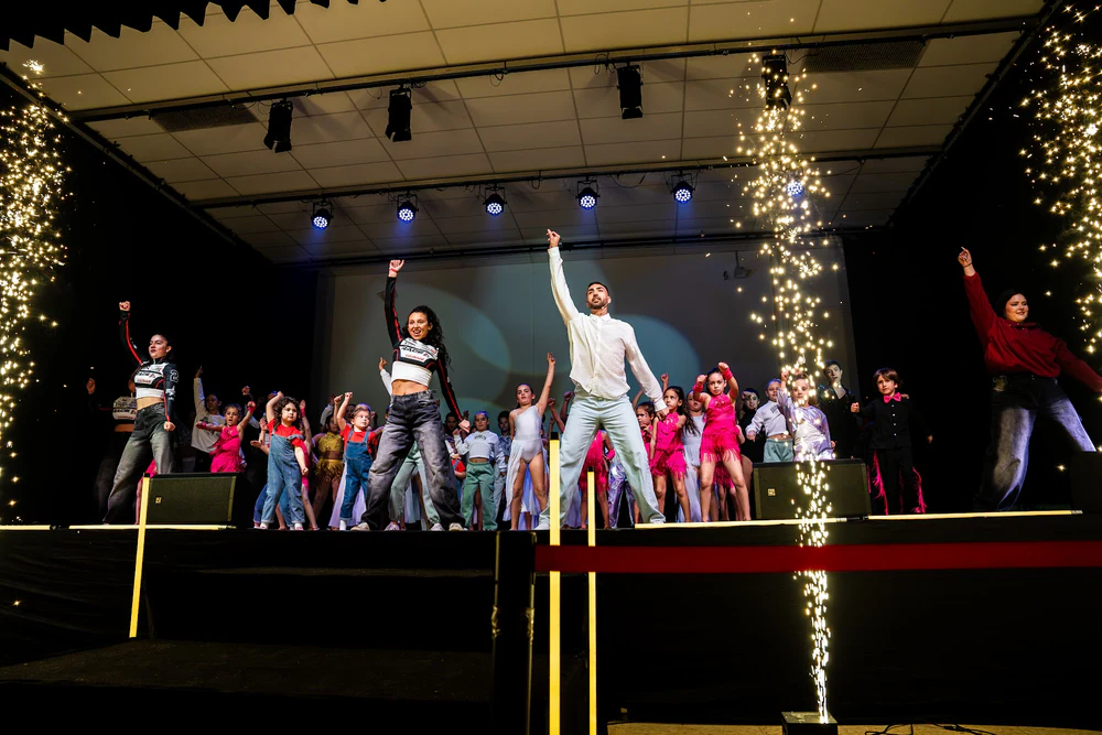 Foto de DANSCLAS Escuela de Baile | Alquiler para Eventos | Sala de Fiestas