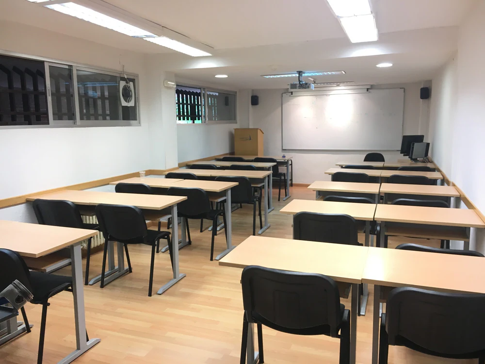 Escuela náutica. Cenáutica Madrid