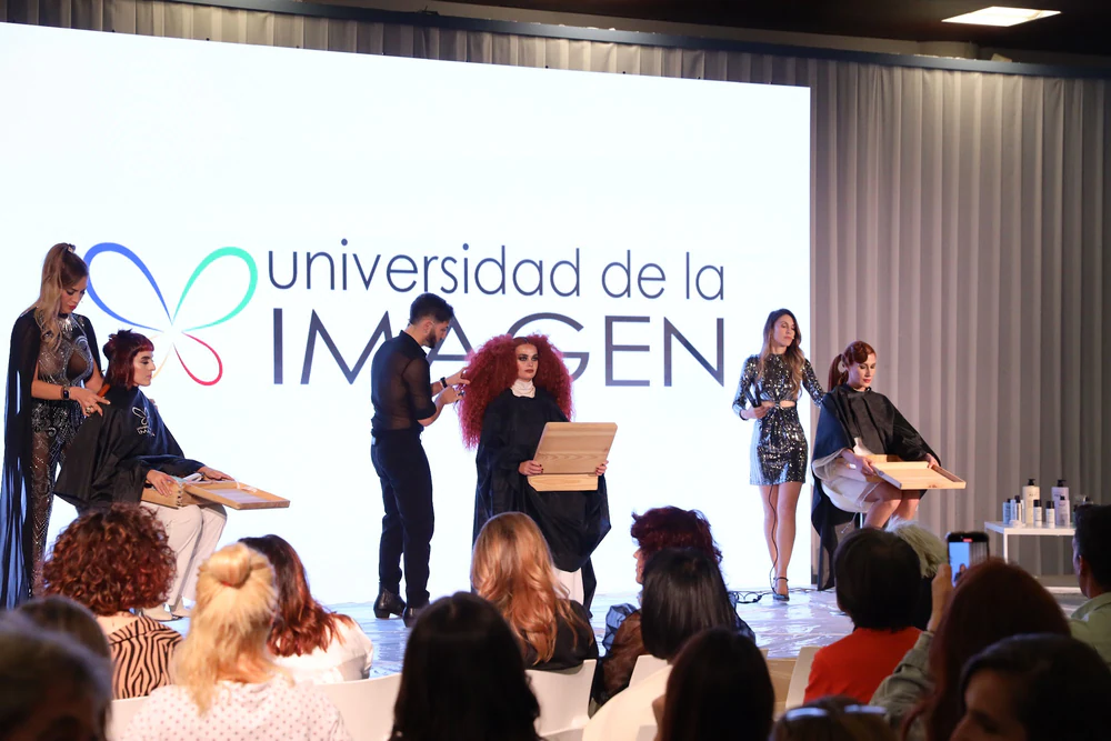 Foto de Academia de Peluquería Ocaña