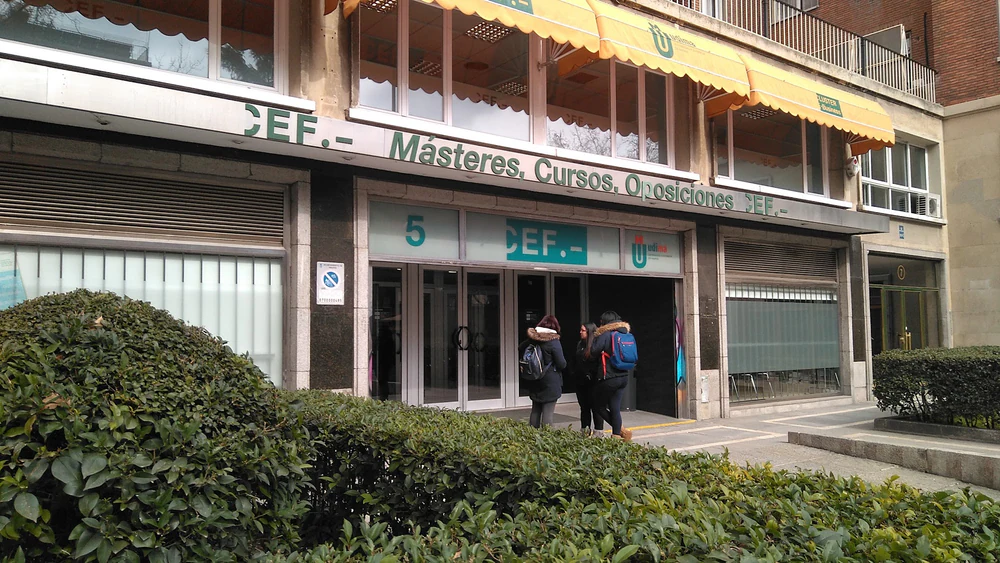CEF.-