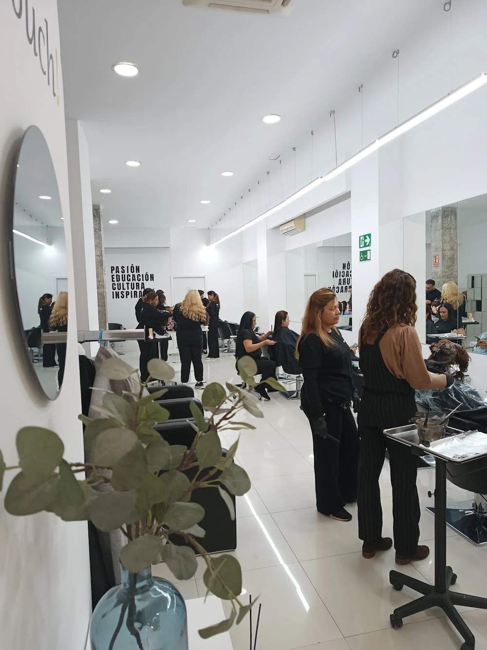 Foto de ONYX HAIR SCHOOL - Escuela de peluquería