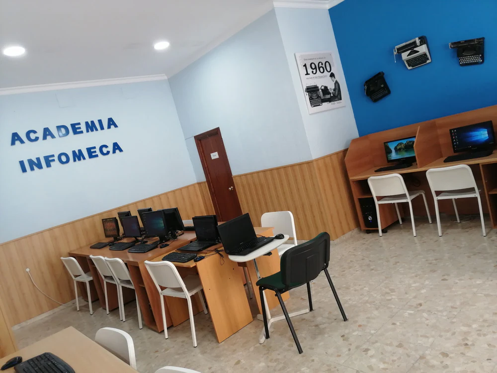 Foto de ACADEMIA INFOMECA