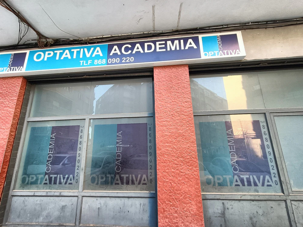 Portada de Optativa Academia