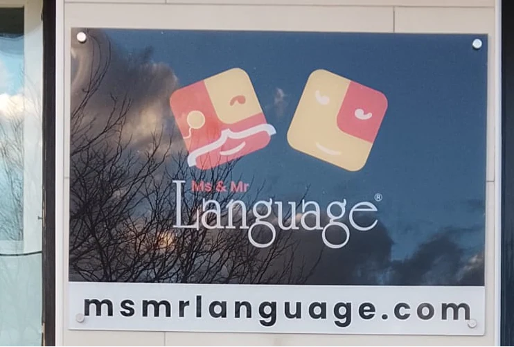 Foto de English Connection Academia de Inglés. Only English.