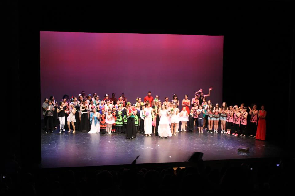 Escuela de Danza "Myrian Chamorro & Mónica Núñez"