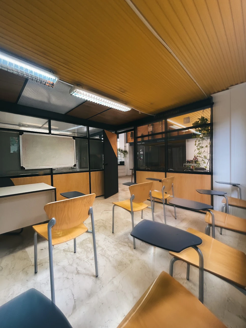 Foto de Acadèmia CECOM (Lloreda)