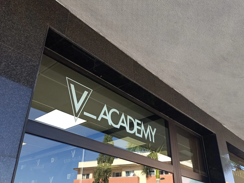 Foto de ACADEMIA VITRINELUX