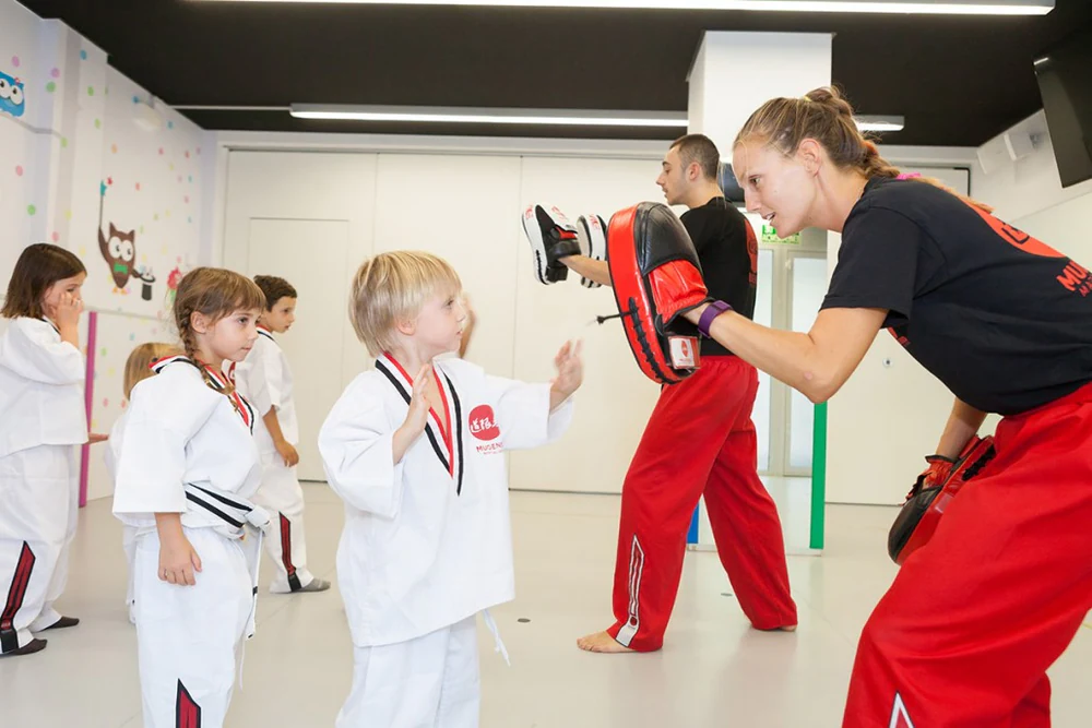 Foto de GOLDEN KYU LES CORTS | Artes marciales - Kick Boxing - Entrenamiento Personal