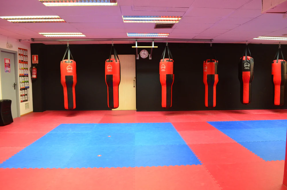 Foto de GOLDEN KYU LES CORTS | Artes marciales - Kick Boxing - Entrenamiento Personal