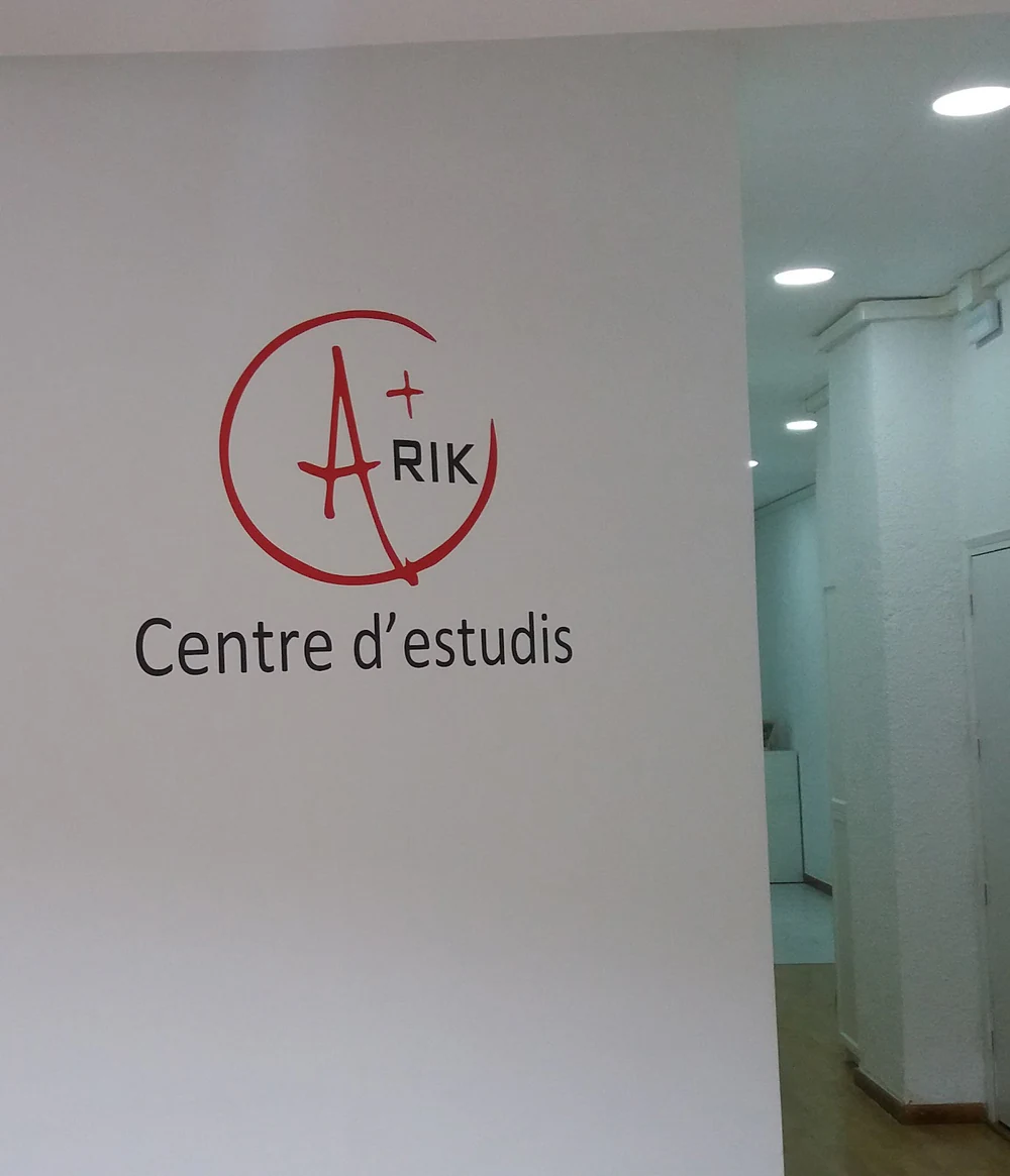 Portada de Arik centro de estudios