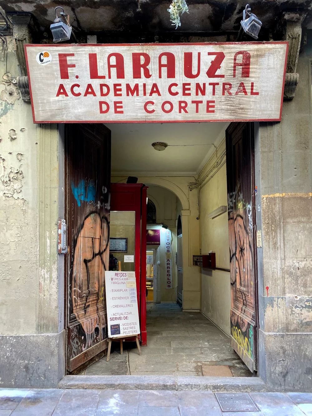 F.Larauuza Academia Central De Corte