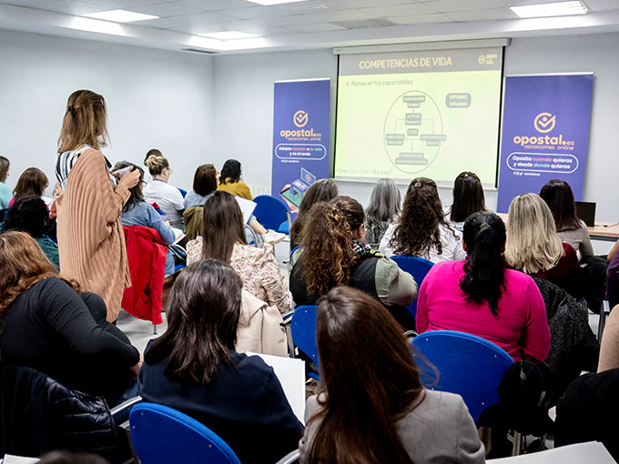 Foto de Opostal - Academia de oposiciones online
