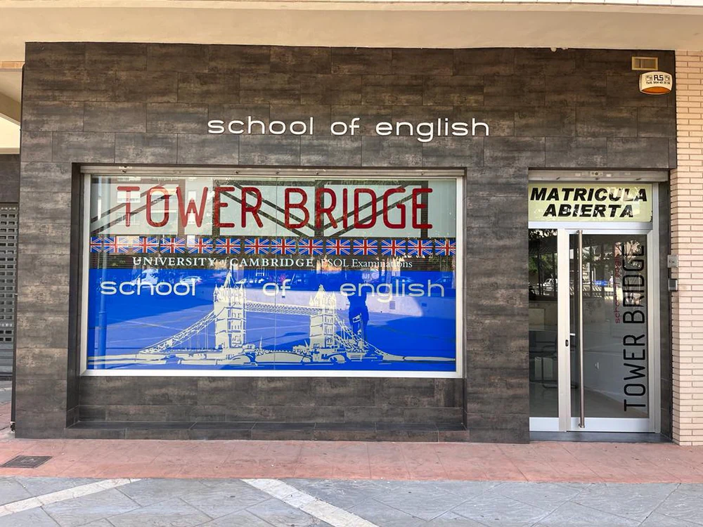 Portada de Tower Bridge School