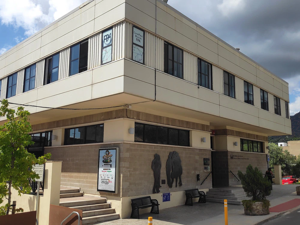 Centro Educativo Mediterráneo - Formación profesional administrativo y clases de repaso en Benicasim