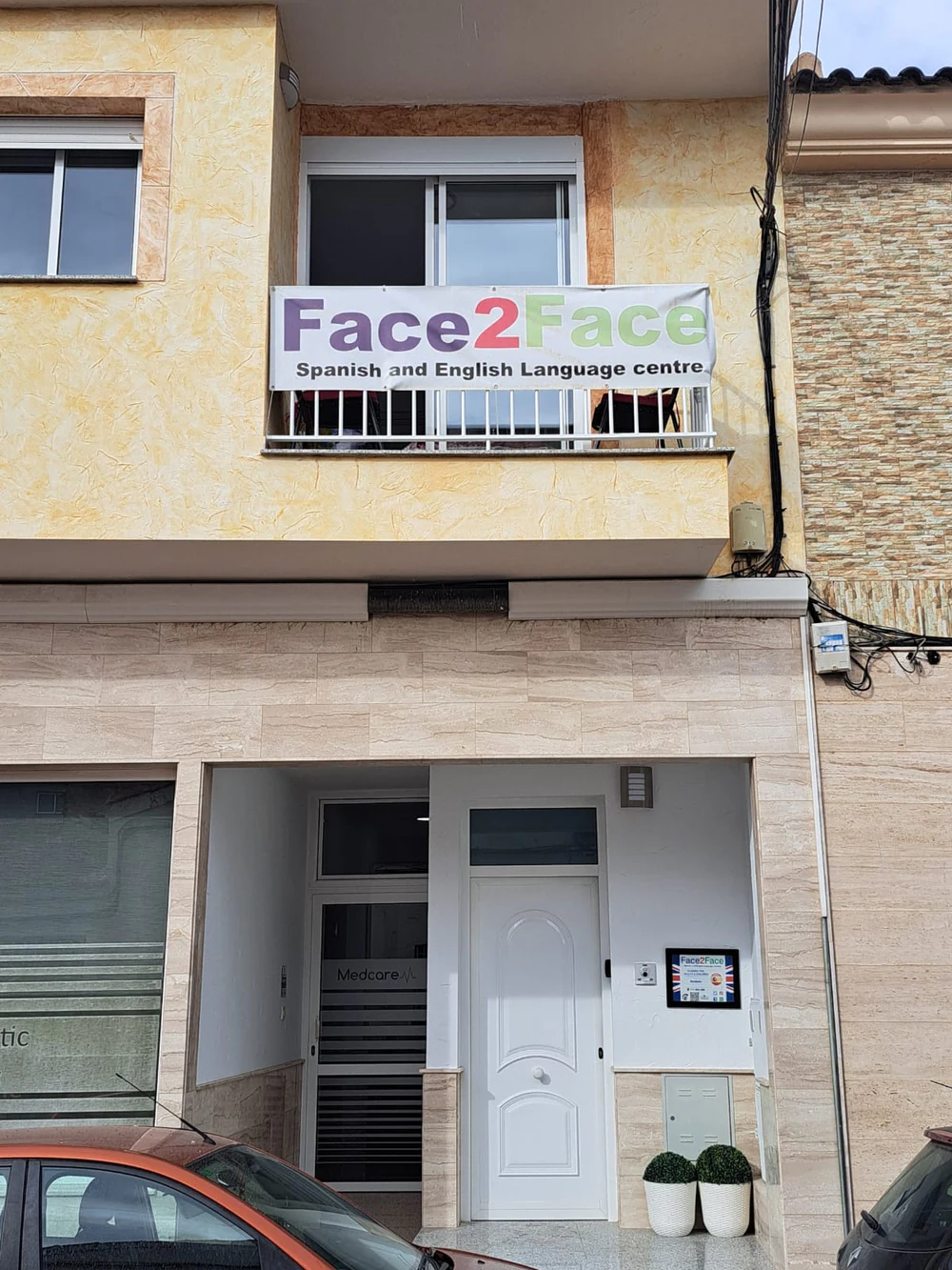 Portada de Face2face language centre