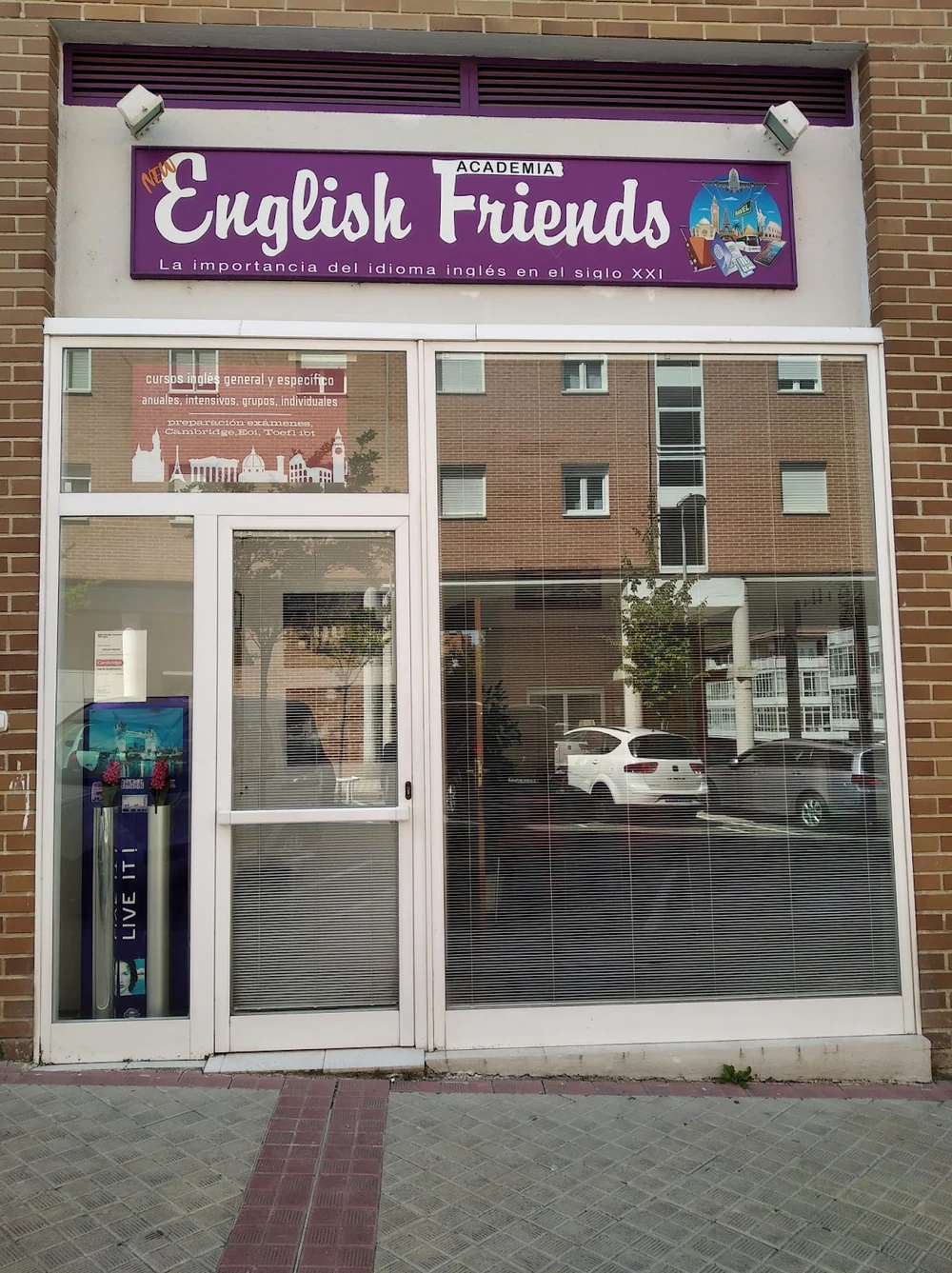 Foto de THE POINT language centre