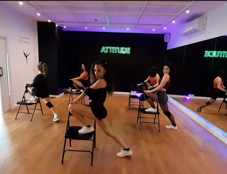 Foto de ATTITUDE academia de baile
