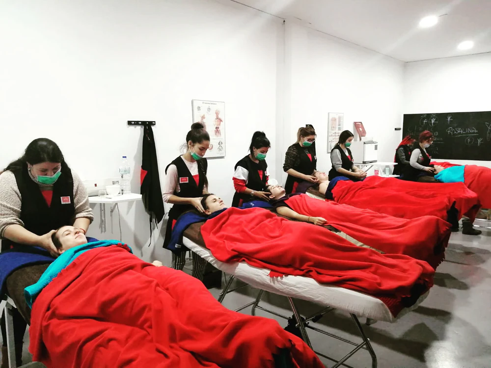 Foto de EL•LA - ESCUELA DE ESTÉTICA Y MASAJE