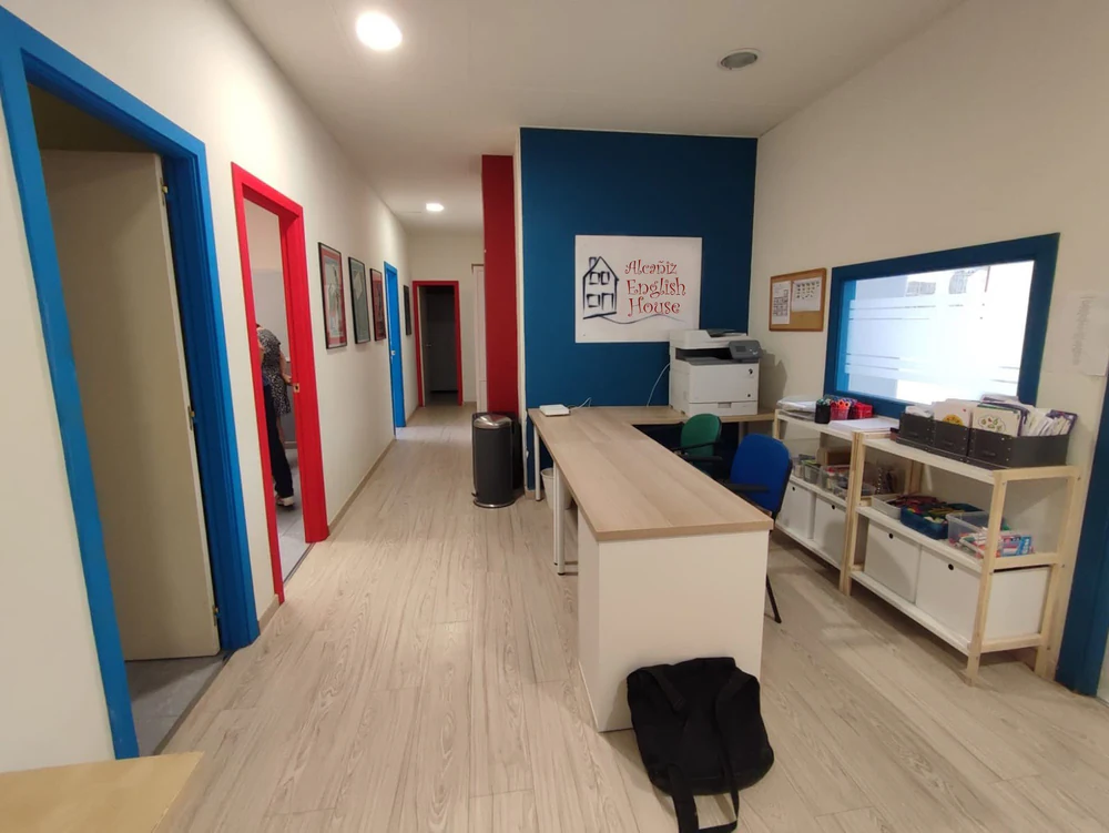 Foto de Escuela Oficial de Idiomas