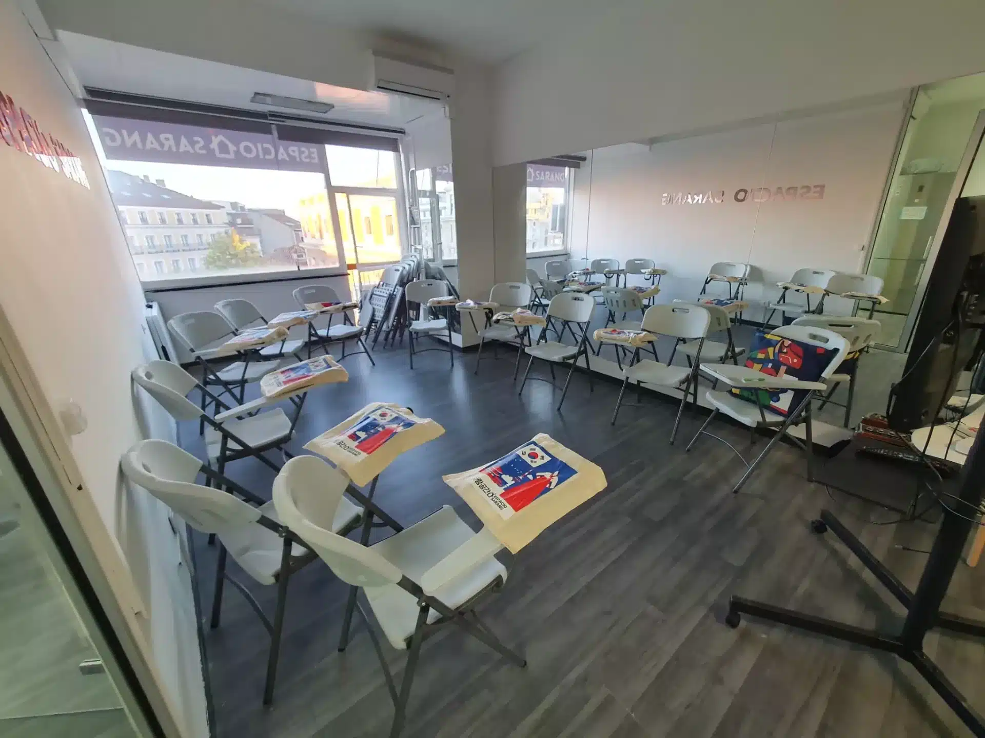 ESPACIO SARANG ACADEMIA DE COREANO- Cursos de Coreano, Taller de Caligrafía coreana, Kpop, Kbeauty, Vivir en corea