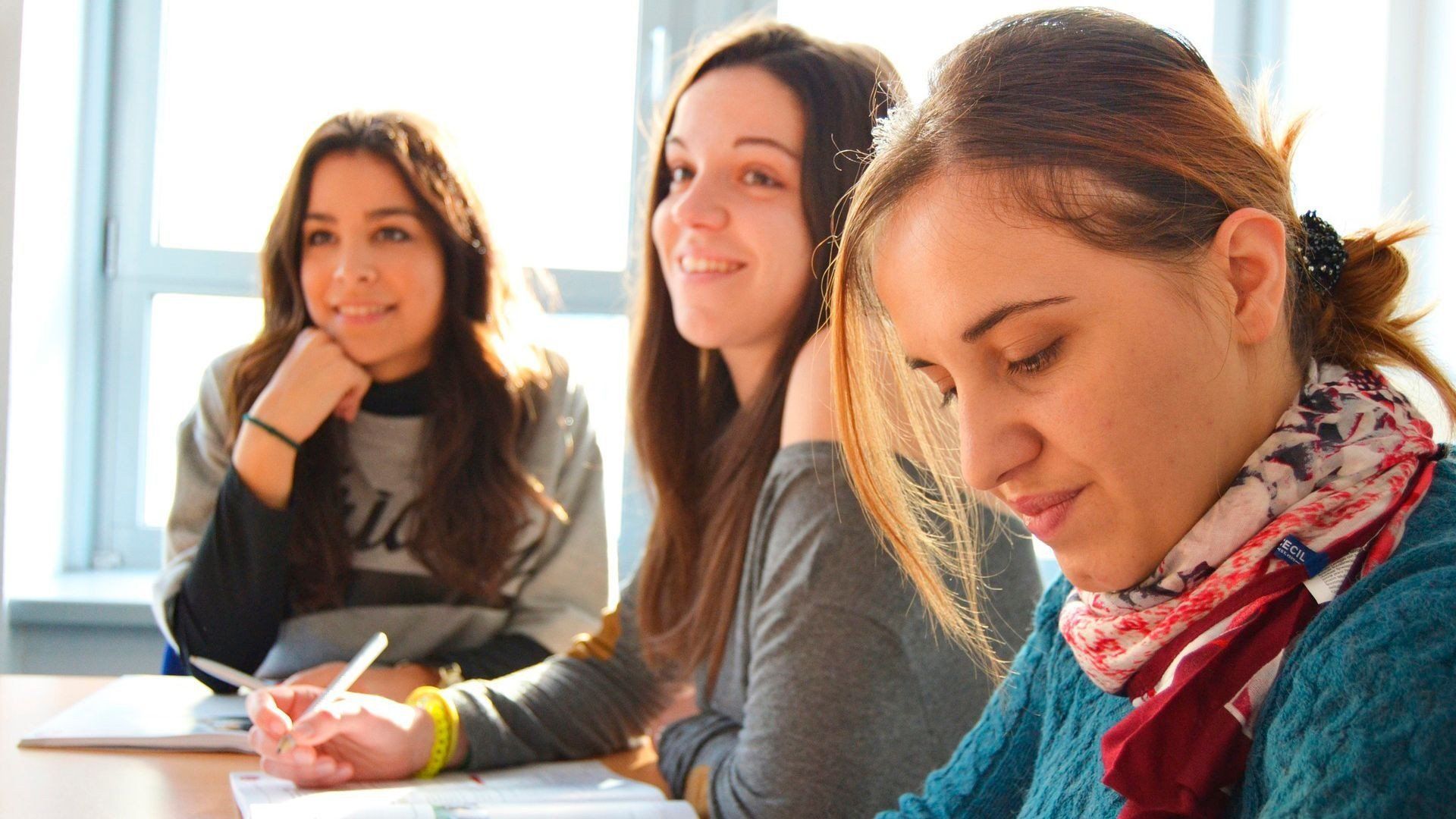 Acadèmia Logia - Formación y clases particulares en Sant Cugat