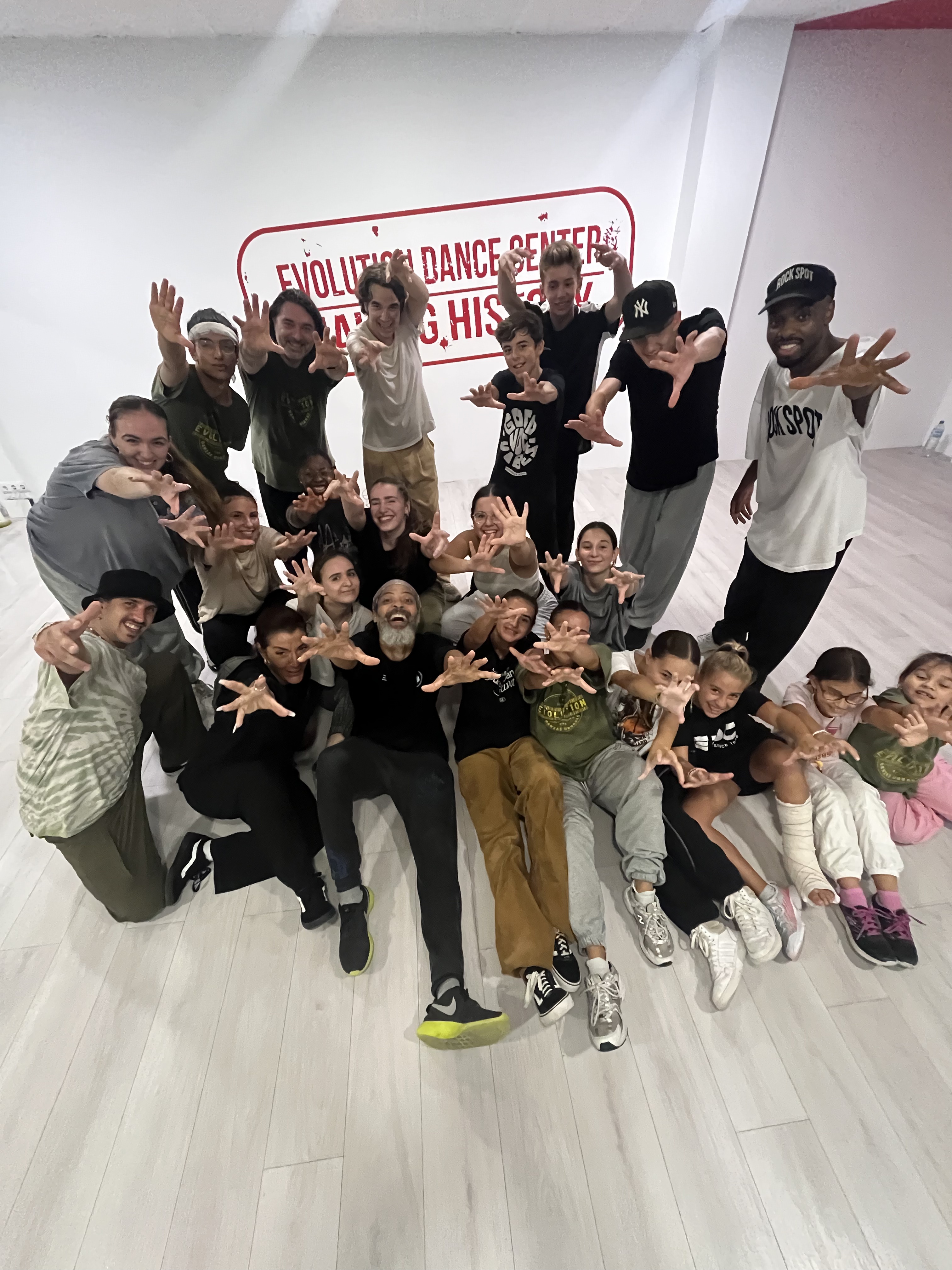 Logo de Evolution Dance Center